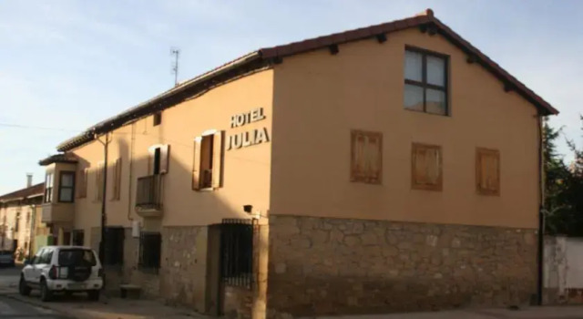 Hotel Julia, Book Hotel  