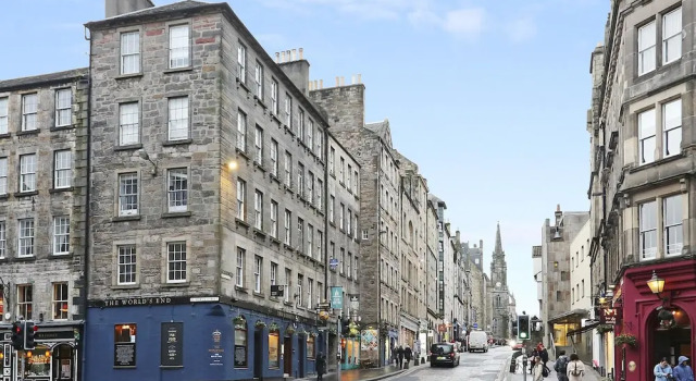 JOIVY Renovated Hidden Gem on the Historic Royal Mile, Забронировать Отель Эдинбург Midlothian, рядом с Национальный музей Шотландии