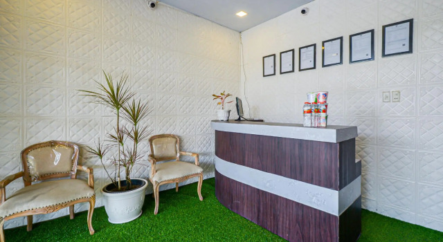OYO 90259 Apollo Inn, Rezerwuj Hotel Medan Sumatra
