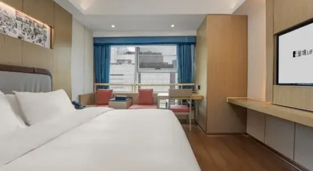 Семейный люкс Zenec International Hotel