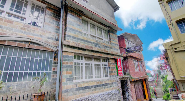 OYO 13844 AKD Hotel