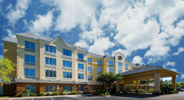 Номер Standard Comfort Suites Near Universal Orlando Resort
