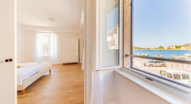 Central Seaside Residence, Prenota Appartamento Vis 