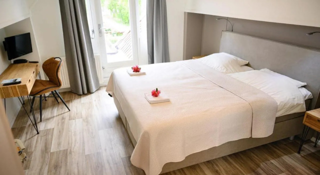 Hotel Jachtlust, Book Hotel Borne 