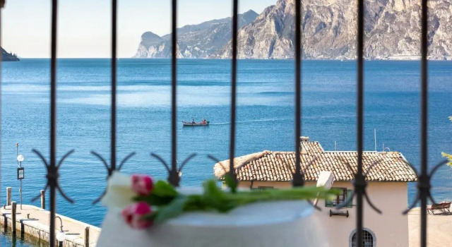Двухместный номер Standard с видом на озеро Hotel Lago Di Garda