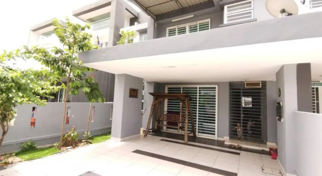 Tiara Homestay - for Malay only