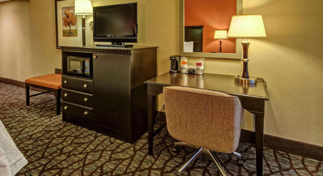 Номер Standard Hampton Inn Asheville-Tunnel Road
