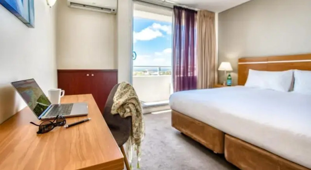 Апартаменты c 1 комнатой с балконом Park Regis Concierge Apartments