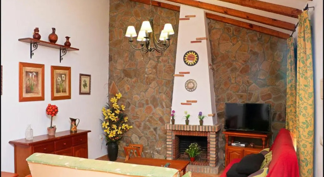 Chalet con piscina en Roche Viejo