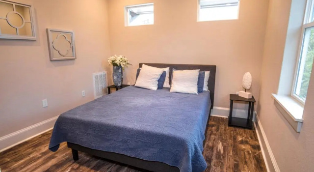 Gorgeous Guesthouse Near Amazing Downtown, Забронировать Дом для отпуска Сан-Антонио Bexar County, рядом с Pittman-Sullivan Park