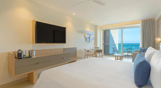 Полулюкс Luxury Royalton Splash Riviera Cancun, An Autograph Collection All-Inclusive Resort