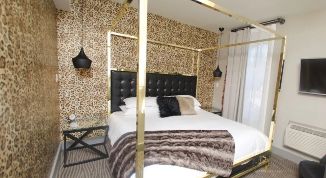 The Grove Hotel, Book Hotel  