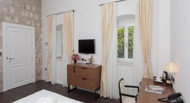 Villa Benessa, Забронировать Вилла Виллы Лопуд, рядом с Частный пляж «Villa Lola», Вилла