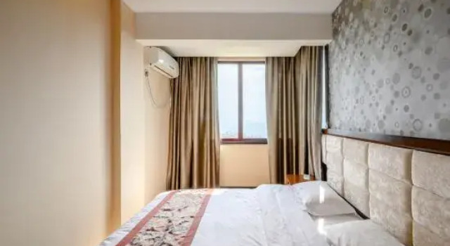 Люкс Business Huaqiangu Hotel