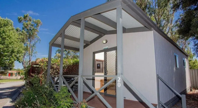 Номер Standard с 2 комнатами с балконом Shepparton Holiday Park