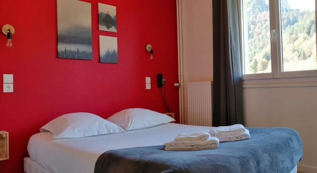 Двухместный номер Comfort с балконом и с видом на горы Hôtel Les Mouflons