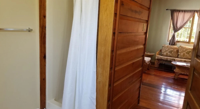 Canuck Cottage Holiday Home, Rezervați Casă de vacanță Vile în Belize Islands, Vilă