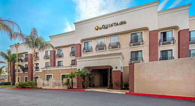 La Quinta Inn & Suites Temecula, Varaa Hotelli Temecula Kalifornia