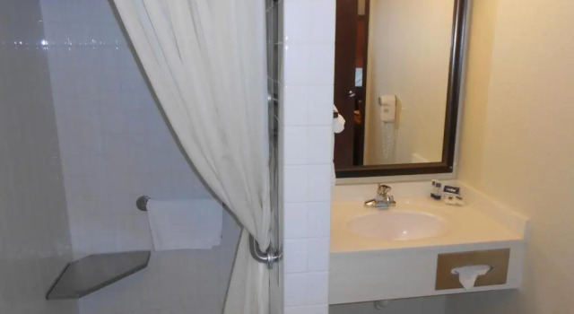 Двухместный номер Deluxe AmericInn by Wyndham Tofte Near Lake Superior