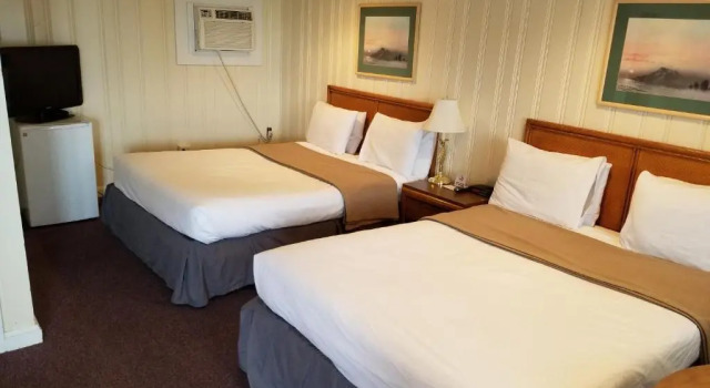 Четырёхместный номер Standard Tides Motel - Hampton Beach