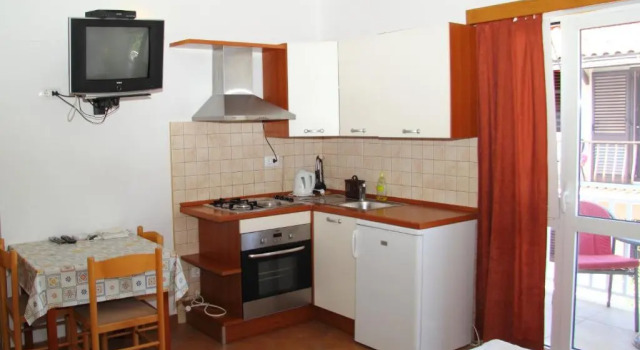 Студия с балконом и с видом на сад Apartments Senjo