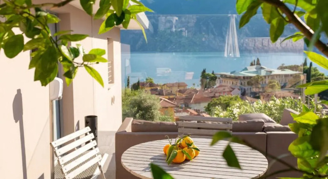 Апартаменты с 2 комнатами с видом на озеро Villa Fiore