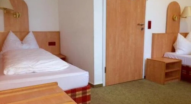 Serways Raststätte Bad Camberg West, Забронировать Отель Бад-Камберг Таунус