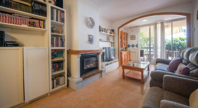 TH151 Casa adosada Tamarit, Varaa Hotelli Hotellit Tarragonès uima-altaalla, Uima-allas