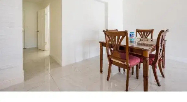 Spacious 4 bdr 2 bath home 10min to the beach Aventura mall, Buchen Sie Hotel Aventura Miami und Umgebung