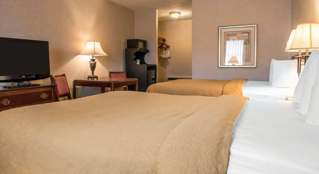 Четырёхместный номер Standard Quality Inn Pittsburgh Airport