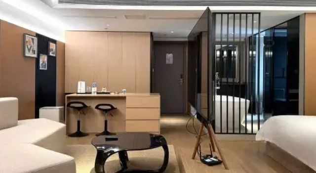 Люкс Ganzi Hotel (Zibo North Station Yintai City Branch)