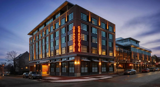 Graduate by Hilton Bloomington, Забронировать Отель Бизнес-отели Блумингтон, рядом с Iu Health Southern Indiana Physical, 4* 5*