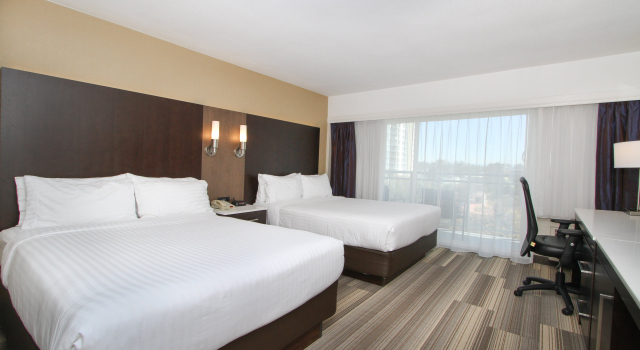 Holiday Inn Express San Diego Downtown by IHG, Забронировать Отель Отели Сан-Диего с парковкой, рядом с American Plaza, Парковка