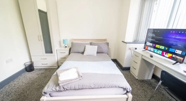 76 Bournbrook Road Equipped Studios Near QE, Забронировать Гостевой дом Гостевые дома Бирмингема, рядом с Ботанический сад Winterbourne, Гостевой дом