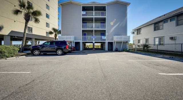 Ocean-view Condo: Walk to Windy Hill Beach!, Забронировать Апартаменты/квартира Апартаменты Южной Каролины, Апартаменты/квартира