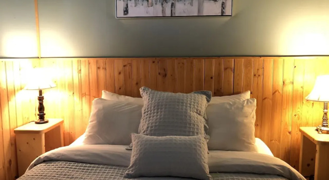 Двухместный коттедж с балконом Piccadilly Motel