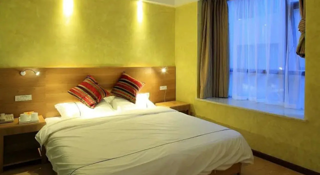 Guilin Kalai Film Theme Hotel, Забронировать Отель Отели Гуйлинь 3 звезды, рядом с Guilin Sports Centre, 3*