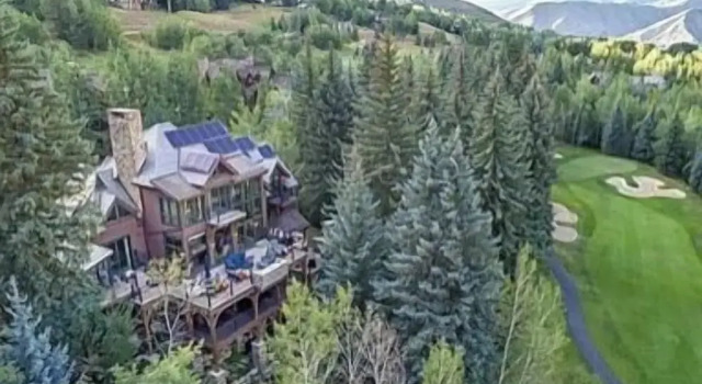 Коттедж Fairway Drive Retreat 6 Bedroom Home
