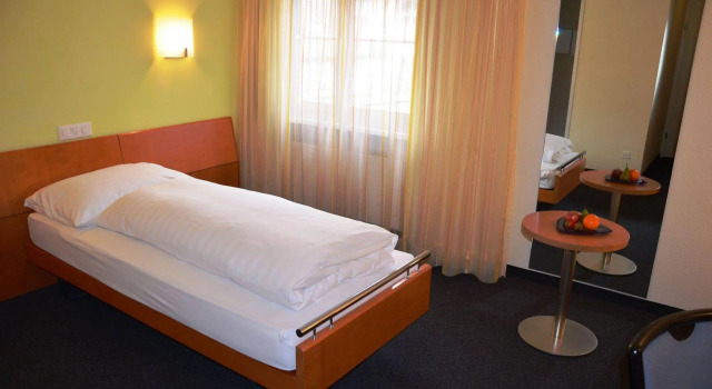 Hotel Urs und Viktor, Prenota Hotel  