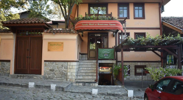 Family Hotel at Renaissance Square