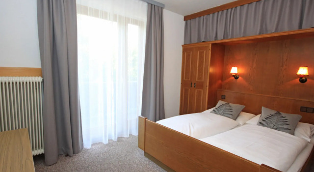 Chalet Alpin, Rezerwuj Chalet Hotele w Salzburg z parkingiem, Parking