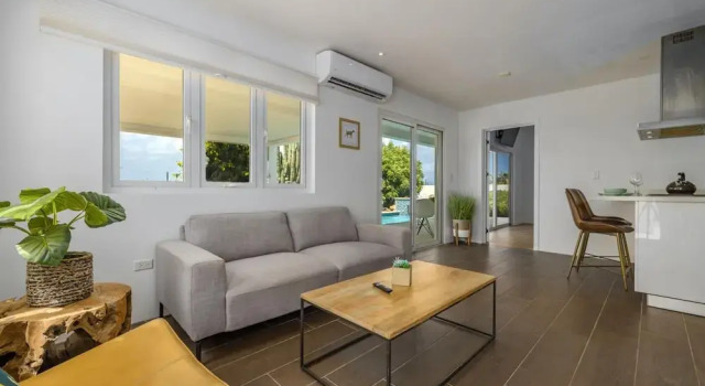 NEW Modern 2BR 2BA w Privatepool in Quiet Area, Varaa Hotelli Noord Aruba