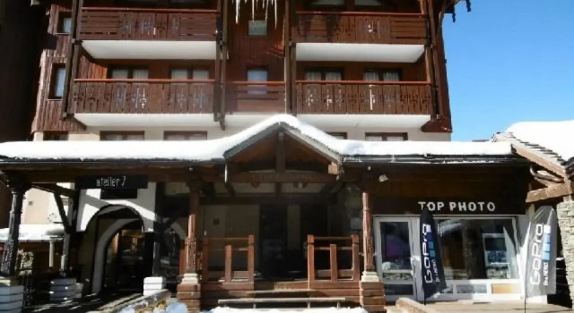 nice apartment with 3 bedrooms Apartment 3 agence la cime, Prenota Appartamento Hotel a Alvernia con parcheggio, Parcheggio