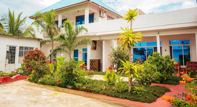 Karibu Villa, Забронировать Отель Недорогие отели Падже, рядом с Пляж Paje Beach, недорого