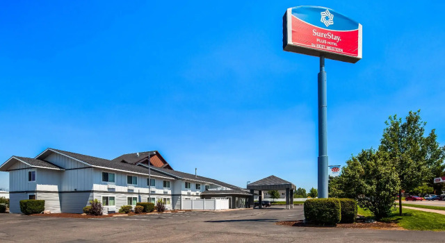 Кровать в общем номере SureStay Plus Hotel by Best Western Post Falls