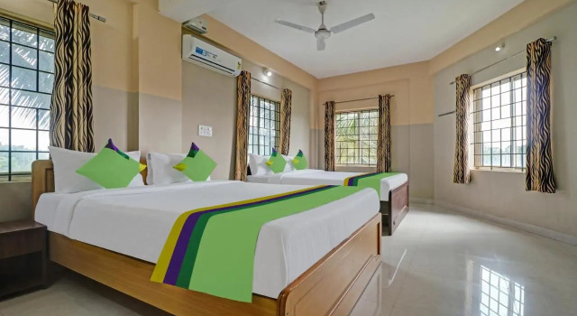Treebo Green Land Kushalnagar, Prenota Hotel Hotel a Kushalnagar con parcheggio, Parcheggio