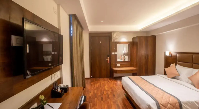 Golden Fortune Inn Hotel, Забронировать Отель Отели штата Карнатаки с парковкой, Парковка