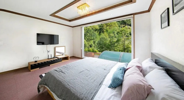 Kkoristar Pool and Spa Pension, Забронировать Курортный отель Отели Buk-myeon 3 звезды, 3*