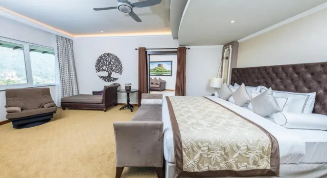 Люкс Earls Regent Hotel