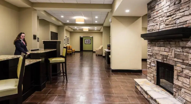 Staybridge Suites Atlanta Airport, Varaa Hotelli Hapeville Georgia